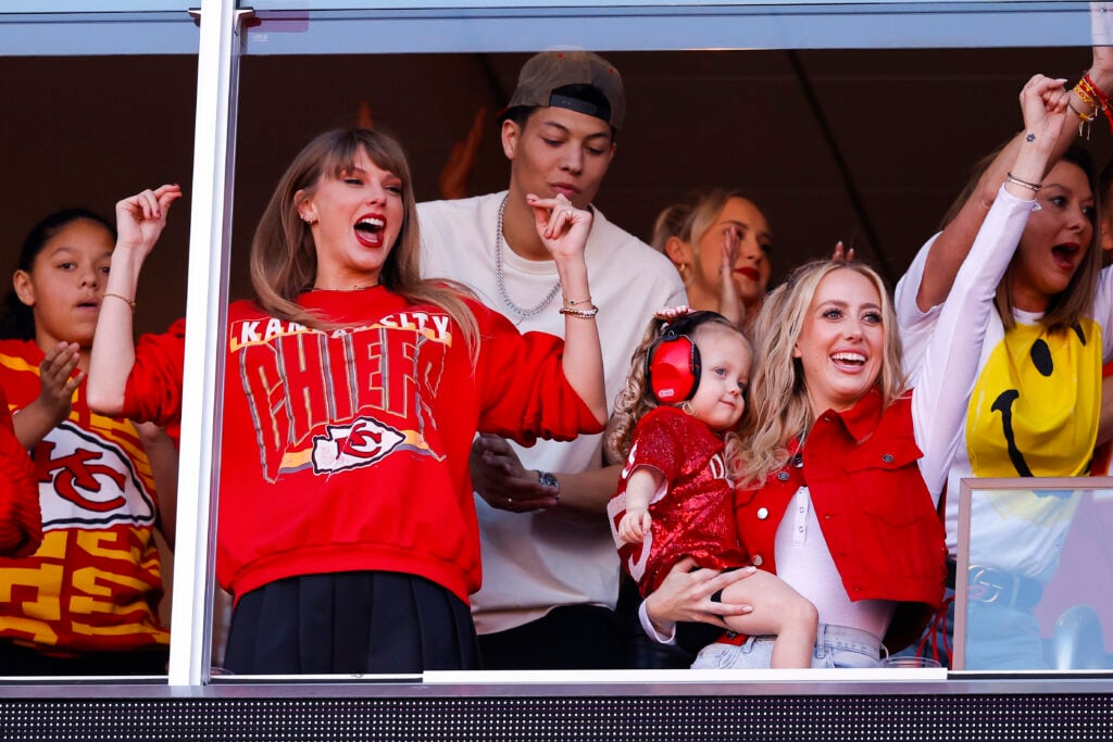 Taylor Swift attends yet another Chiefs game.