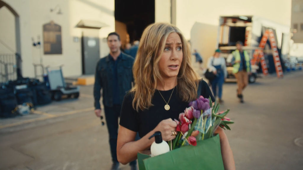 Jennifer Aniston walks away from David Schwimmer in an UberEats commercial.