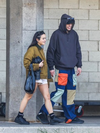 Maui, HI  - *EXCLUSIVE*  - Pete Davidson and Chase Sui Wonders leave Hawaii after a romantic week. Pictures were taken on 01/26/22.Pictured: Pete Davidson and Chase Sui WondersBACKGRID USA 29 JANUARY 2023 BYLINE MUST READ: BACKGRIDUSA: +1 310 798 9111 / usasales@backgrid.comUK: +44 208 344 2007 / uksales@backgrid.com*UK Clients - Pictures Containing ChildrenPlease Pixelate Face Prior To Publication*