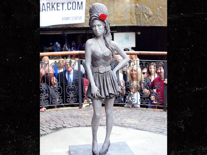 Amy Winehouse Statue at the Camden Town