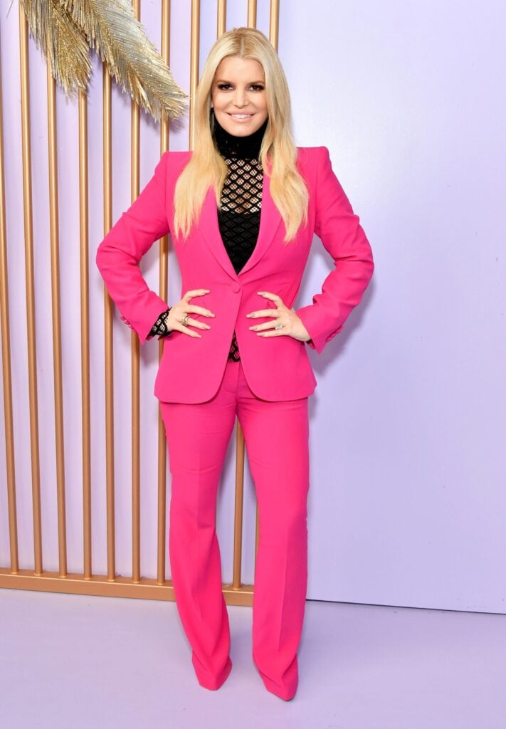 Jessica Simpson wears pink in early 2020.