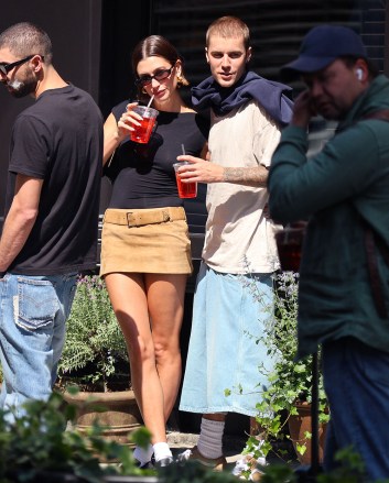 Hot couple Justin Bieber and Hailey Bieber shopping at Aim Leon Dore store with some friends then walking together in the Soho neighborhood in New York, NY on May 10, 2023. Photo by Dylan Travis/ABACAPRESS.COMPictured: Justin Bieber,Hailey BieberRef: SPL6570168 100523 NON-EXCLUSIVEPicture by: Dylan Travis/AbacaPress / SplashNews.comSplash News and PicturesUSA: +1 310-525-5808London: +44 (0)20 8126 1009photodesk@splashnews.comUnited Arab Emirates Rights, Australia Rights, Bahrain Rights, Canada Rights, Greece Rights, India Rights, Israel Rights, South Korea Rights, New Zealand Rights, Qatar Rights, Saudi Arabia Rights, Singapore Rights, Thailand Rights, Taiwan Rights, United Kingdom Rights, United States of America Rights