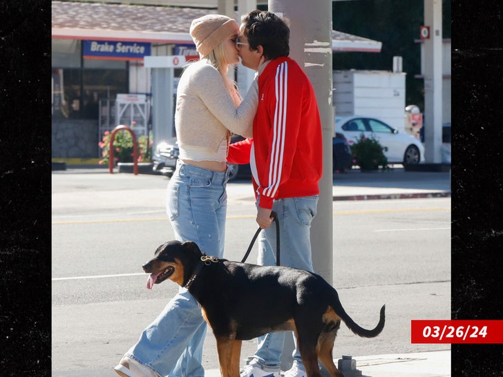 ross mccall and girlfriend