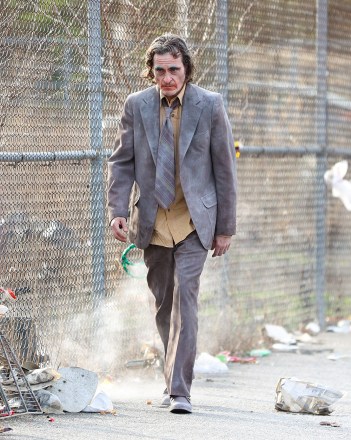 Joaquin Phoenix is seen on the set of 'Joker: Folie a Deux' in New York City. 29 Mar 2023 Pictured: Joaquin Phoenix. Photo credit: Jason Howard/Bauergriffin.com / MEGA TheMegaAgency.com +1 888 505 6342 (Mega Agency TagID: MEGA963097_005.jpg) [Photo via Mega Agency]