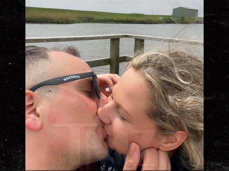 Ken Urker and gypsy rose blanchard kiss